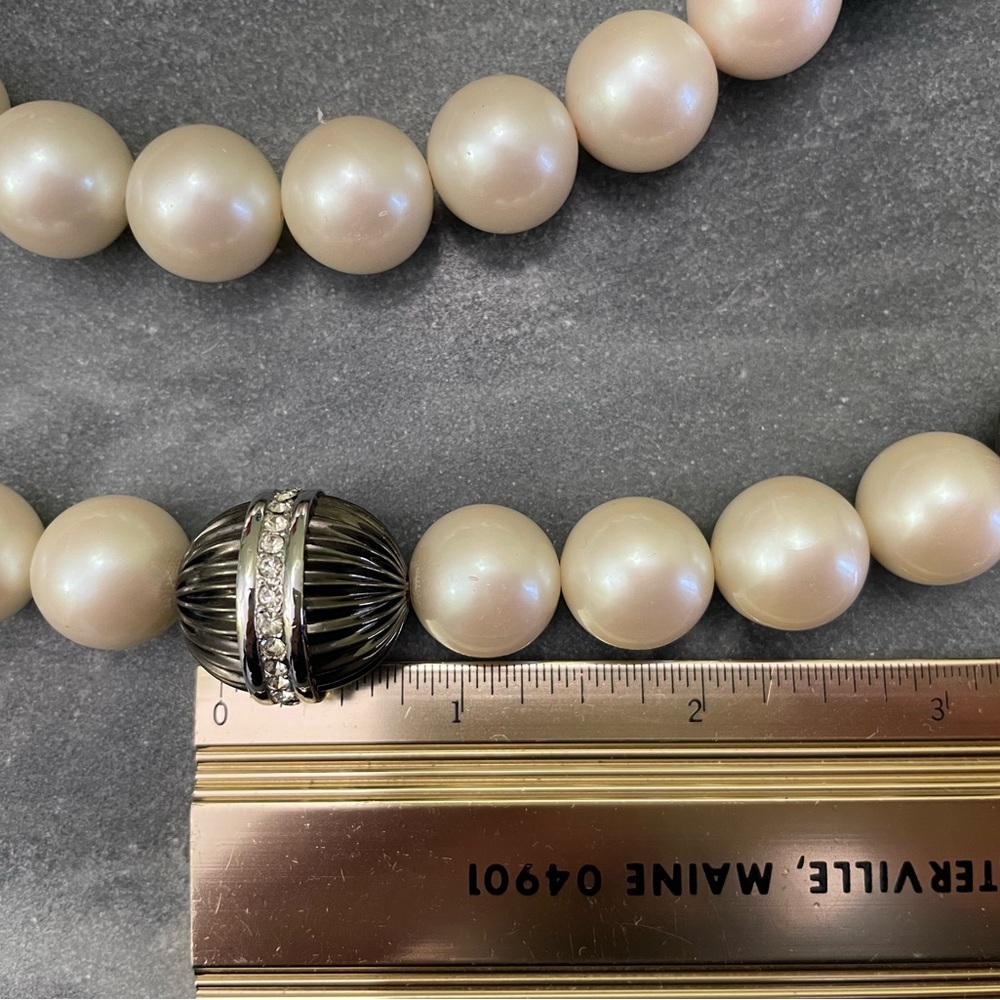 Vintage Givenchy Pearl Crystal Necklace - Picture 7 of 15